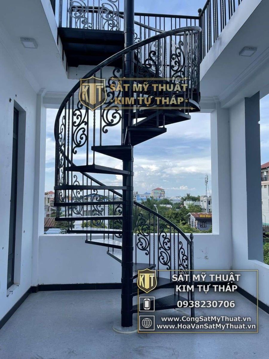 cầu tháng xoắn ốc kèm lan can mỹ nghệ 
