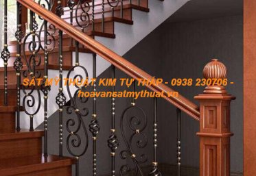 Cầu thang sắt mỹ thuật uốn hoa văn- CT078