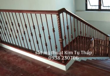 Cầu thang sắt đặc mỹ nghệ CT075 