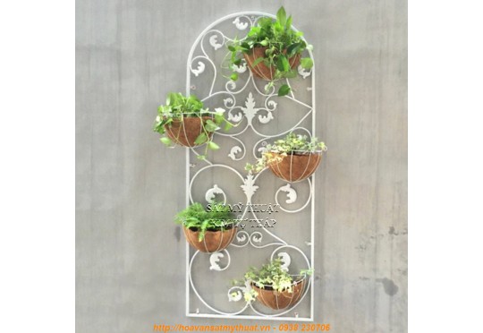 Kệ cây cảnh bằng sắt nghệ thuật uốn hoa văn treo tường KH022