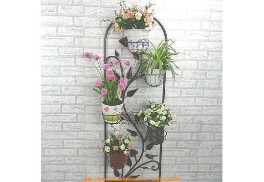 Kệ cây cảnh treo tường sắt mỹ thuật uốn hoa văn KH024