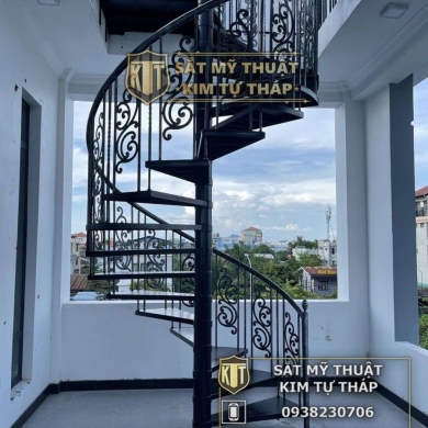 Cầu Thang Xoắn Ốc Sân Thượng – Thi Công Sắt Bền, Giá Tốt