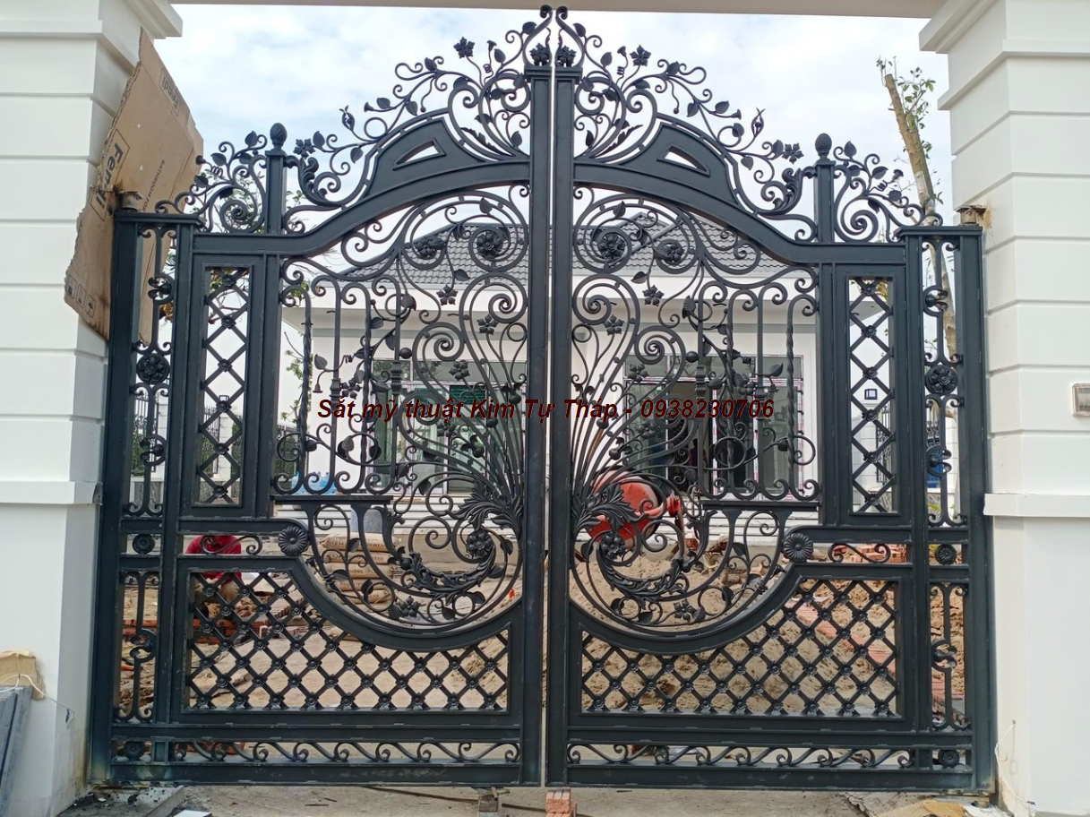 Cửa cổng biệt thự đẹp sang trọng 