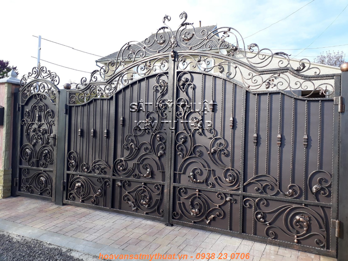 Cửa cổng sắt mỹ thuật đẹp tại Tây Ninh