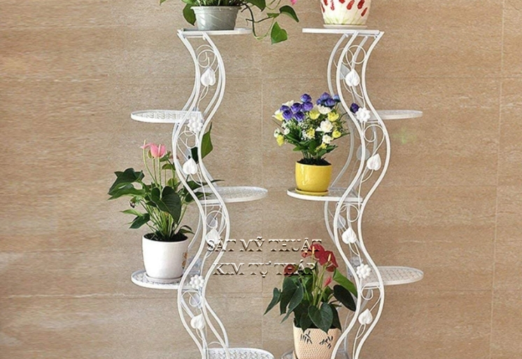 Kệ hoa sắt rèn sắt uốn mỹ nghệ để sân vườn KH015