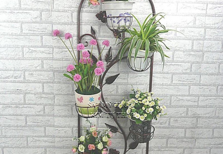 Kệ cây cảnh treo tường sắt mỹ thuật uốn hoa văn KH024