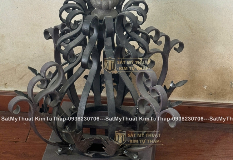 Đèn trụ cổng sắt mỹ nghệ DS003 